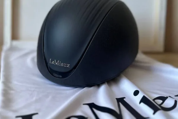 Конкурный шлем Lemieux